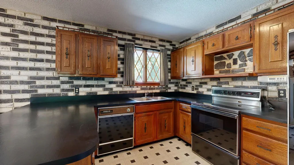 1 Woodside Drive Lewiston ME 04240