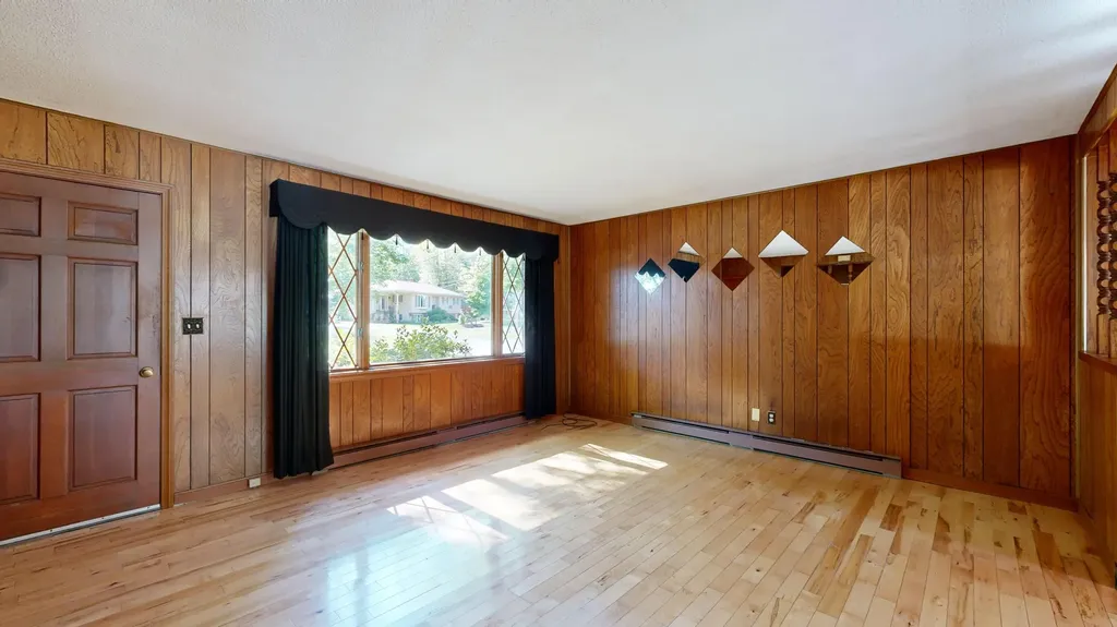 1 Woodside Drive Lewiston ME 04240