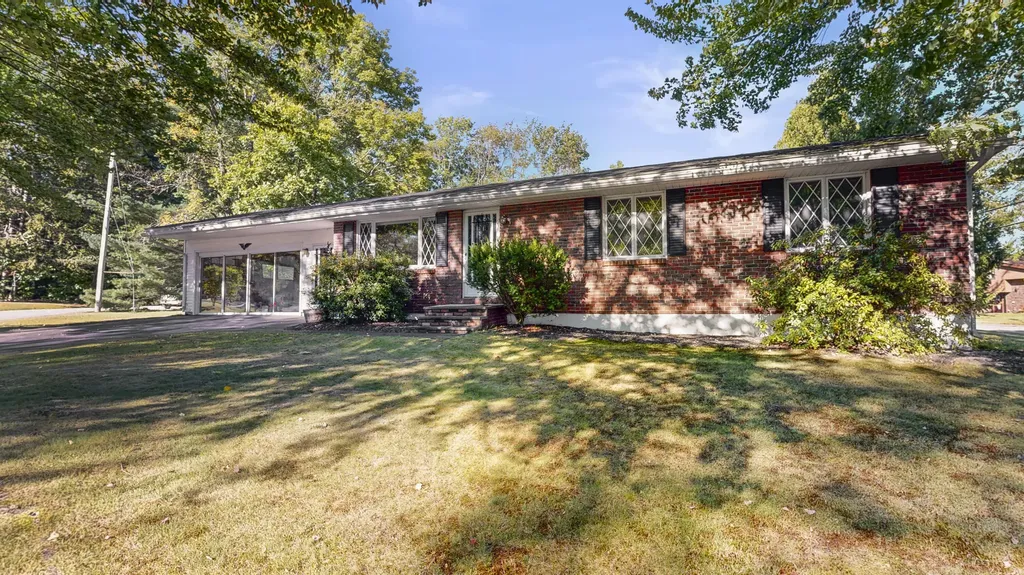 1 Woodside Drive Lewiston ME 04240
