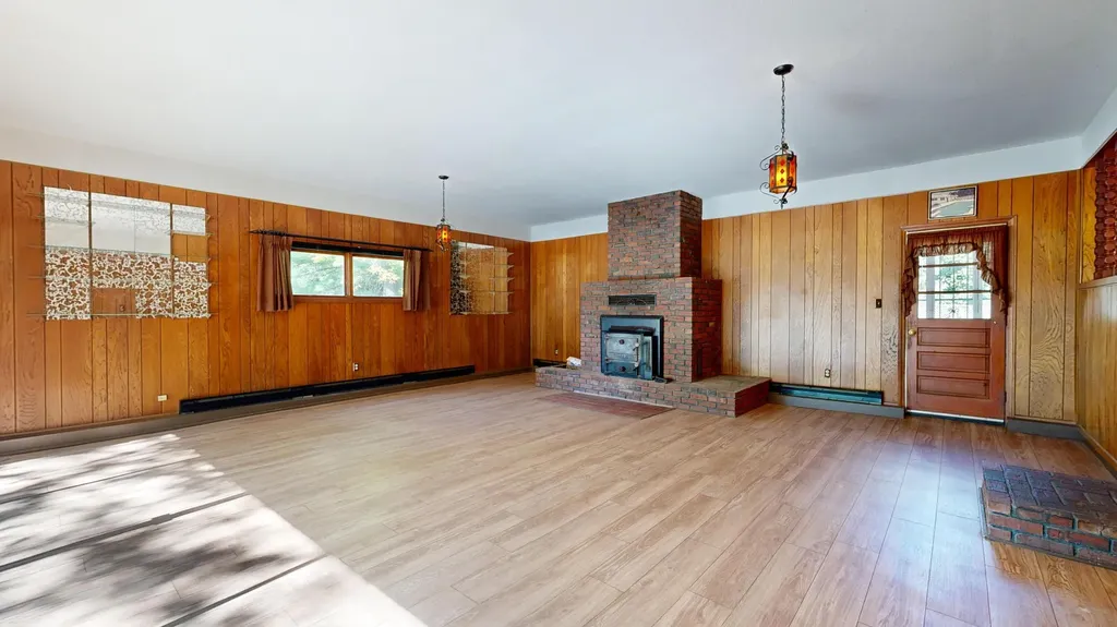 1 Woodside Drive Lewiston ME 04240
