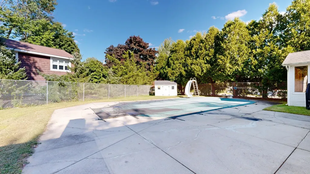 1 Woodside Drive Lewiston ME 04240