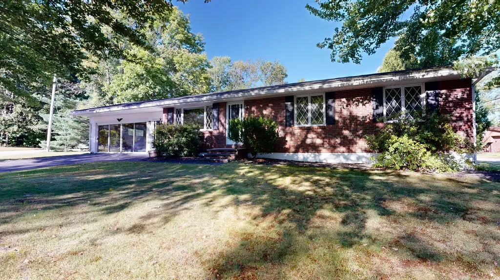 1 Woodside Drive Lewiston ME 04240