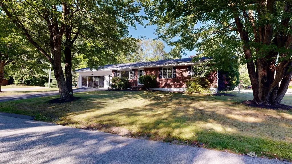 1 Woodside Drive Lewiston ME 04240