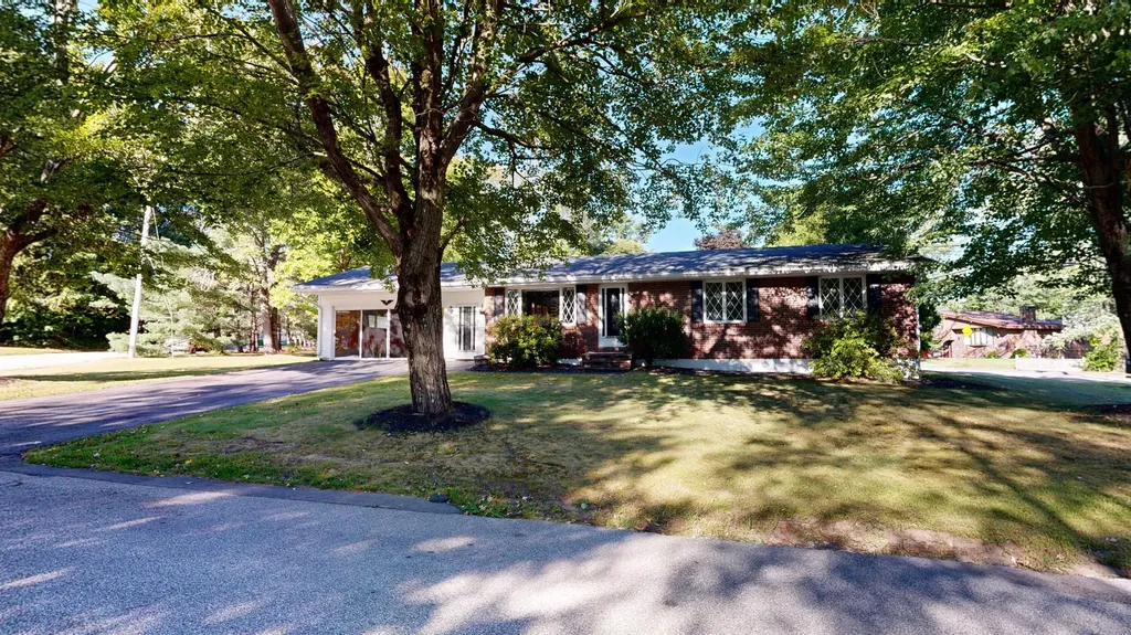 1 Woodside Drive Lewiston ME 04240