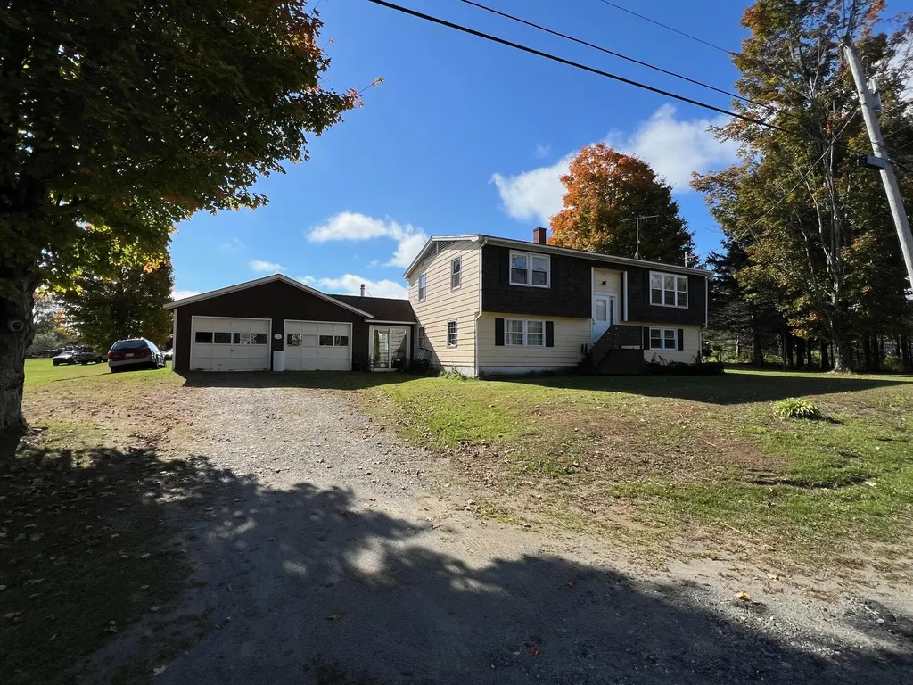 25 Ripley Road Cambridge ME 04923
