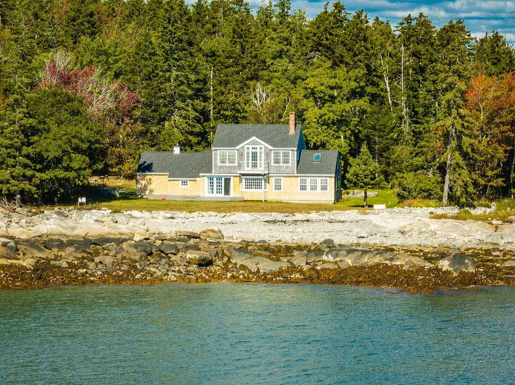 73 Patricia Lane Saint George ME 04859