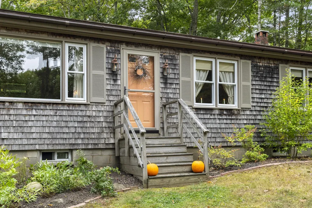 133 Egypt Road Damariscotta ME 04543