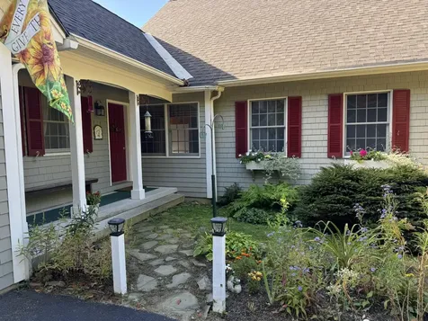 20 Mountain Road Minot ME 04258