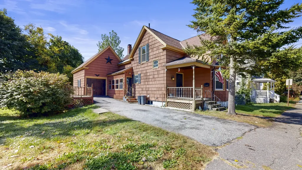 17 Green Street Lewiston ME 04240