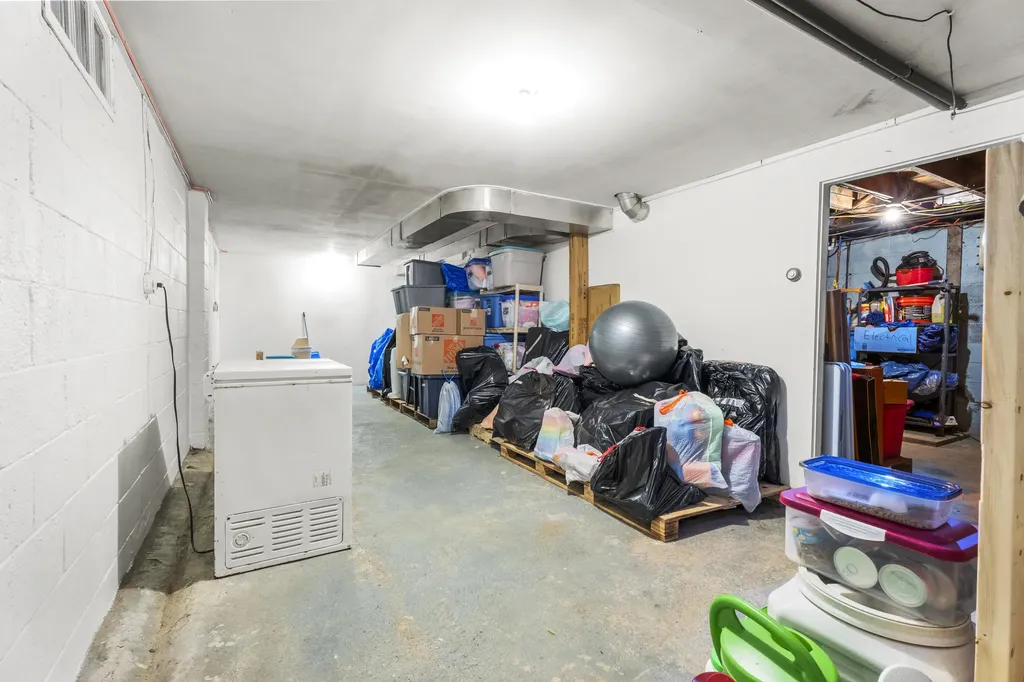 1146 Essex Street Bangor ME 04401