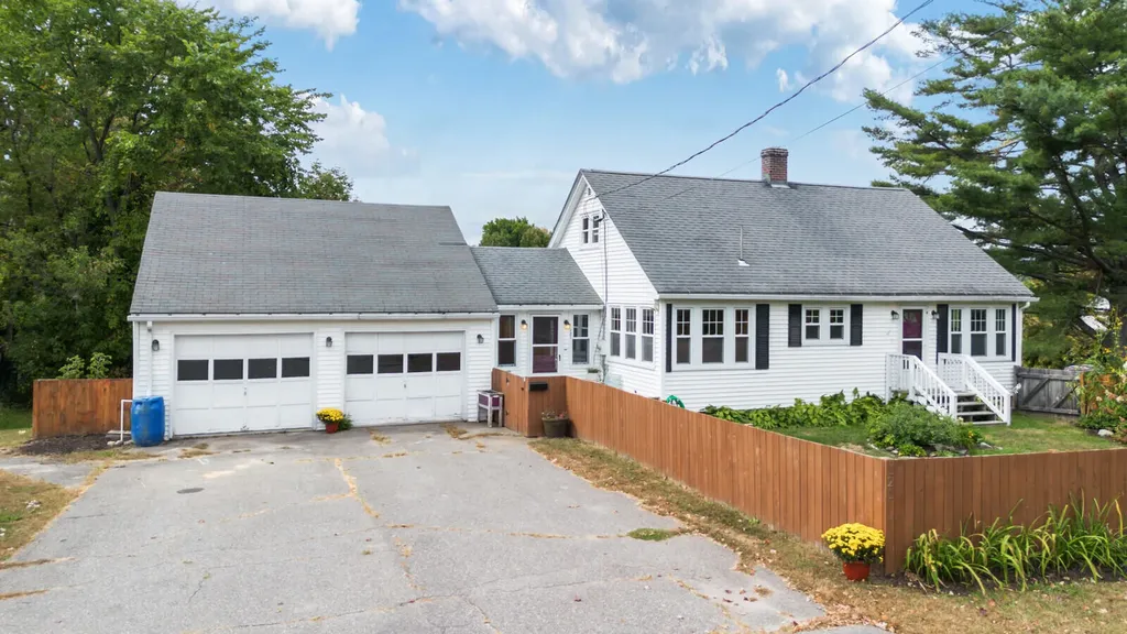121 Highland Avenue Winthrop ME 04364