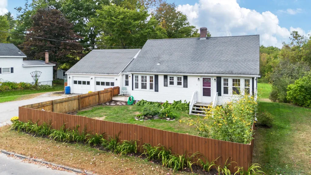 121 Highland Avenue Winthrop ME 04364