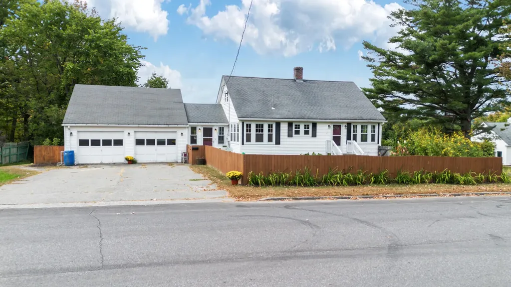 121 Highland Avenue Winthrop ME 04364