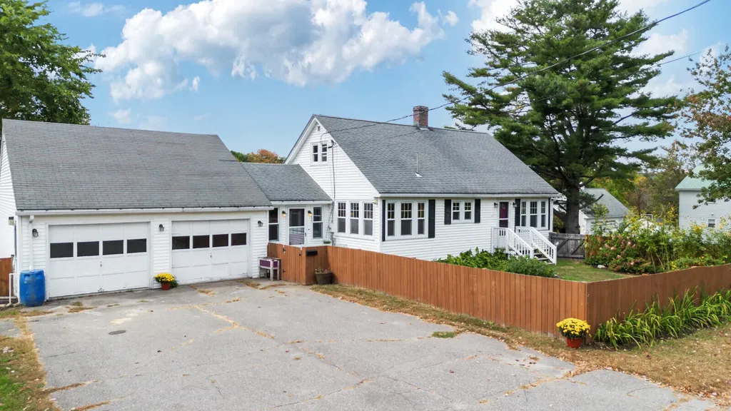 121 Highland Avenue Winthrop ME 04364