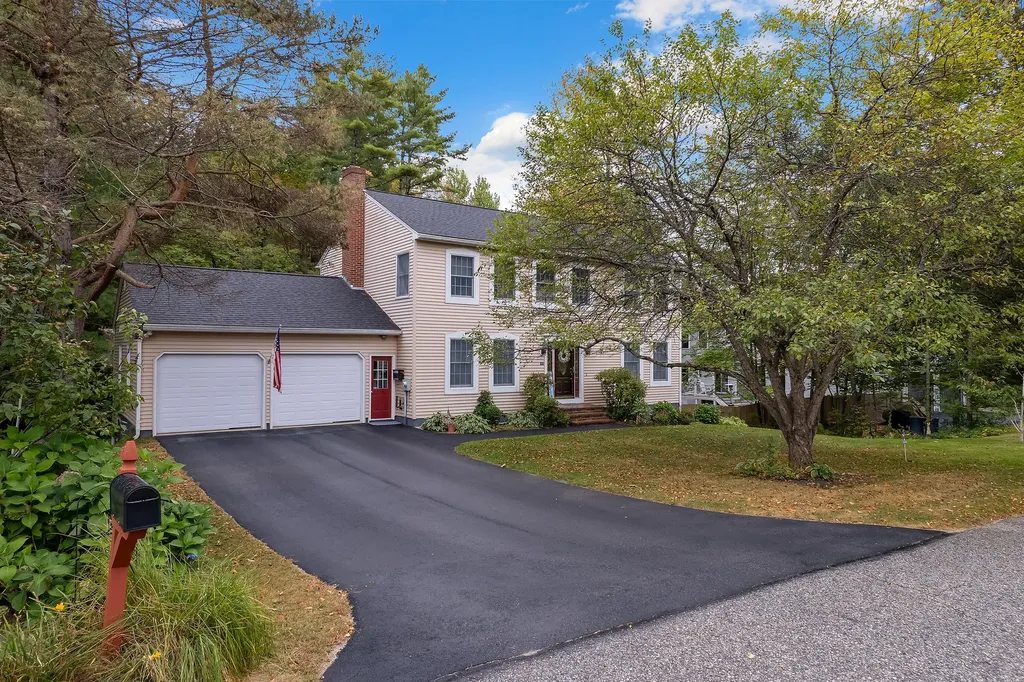 17 Sheffield Avenue Lewiston ME 04240