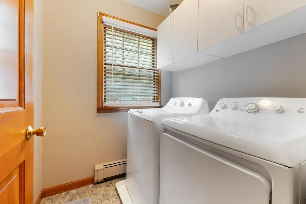 17 Sheffield Avenue Lewiston ME 04240