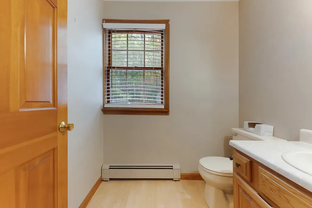 17 Sheffield Avenue Lewiston ME 04240