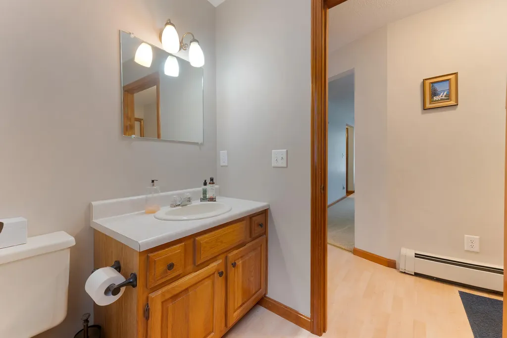 17 Sheffield Avenue Lewiston ME 04240