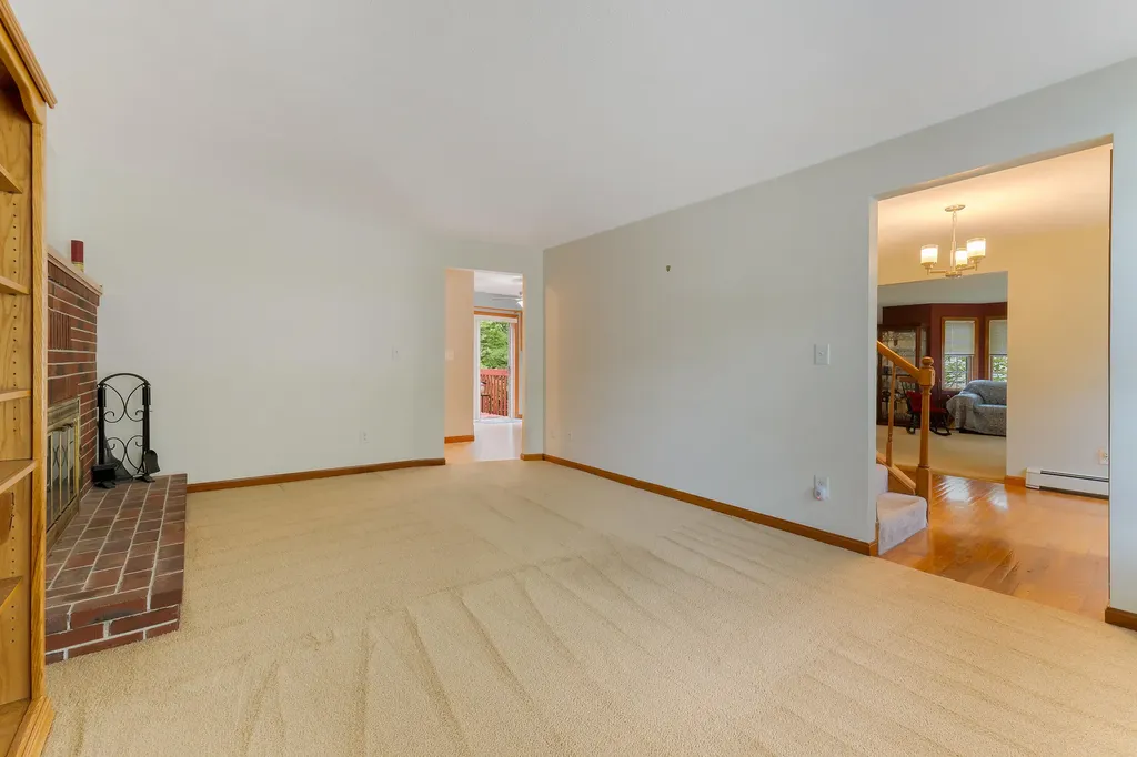 17 Sheffield Avenue Lewiston ME 04240