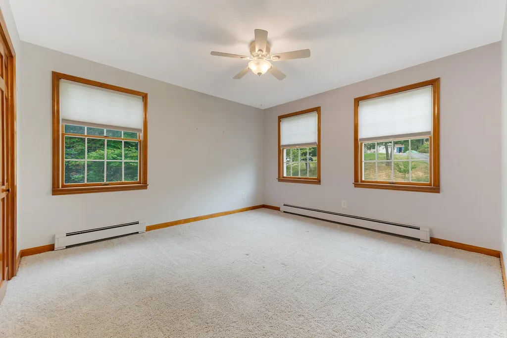 17 Sheffield Avenue Lewiston ME 04240