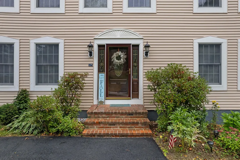 17 Sheffield Avenue Lewiston ME 04240