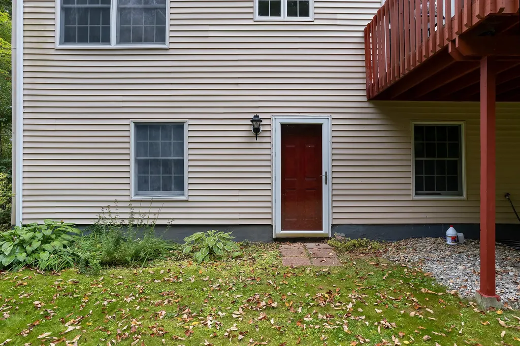 17 Sheffield Avenue Lewiston ME 04240