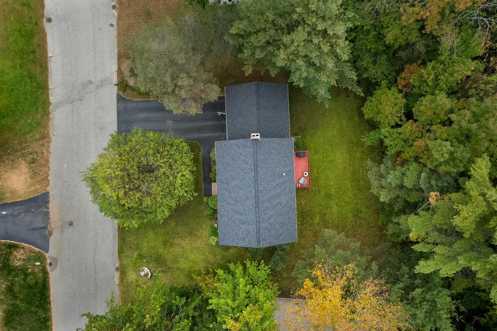 17 Sheffield Avenue Lewiston ME 04240