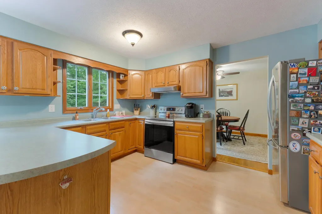 17 Sheffield Avenue Lewiston ME 04240