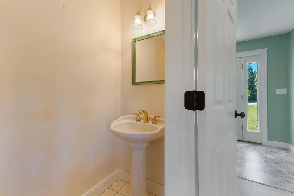 38 Jeffery Road Minot ME 04258