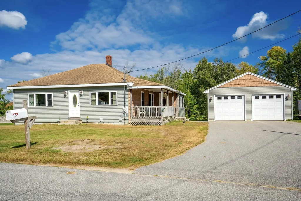 8 Old Hollis Road Biddeford ME 04005