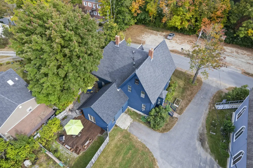 14 Hodge Street Wiscasset ME 04578