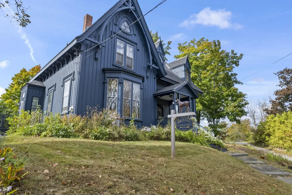 14 Hodge Street Wiscasset ME 04578