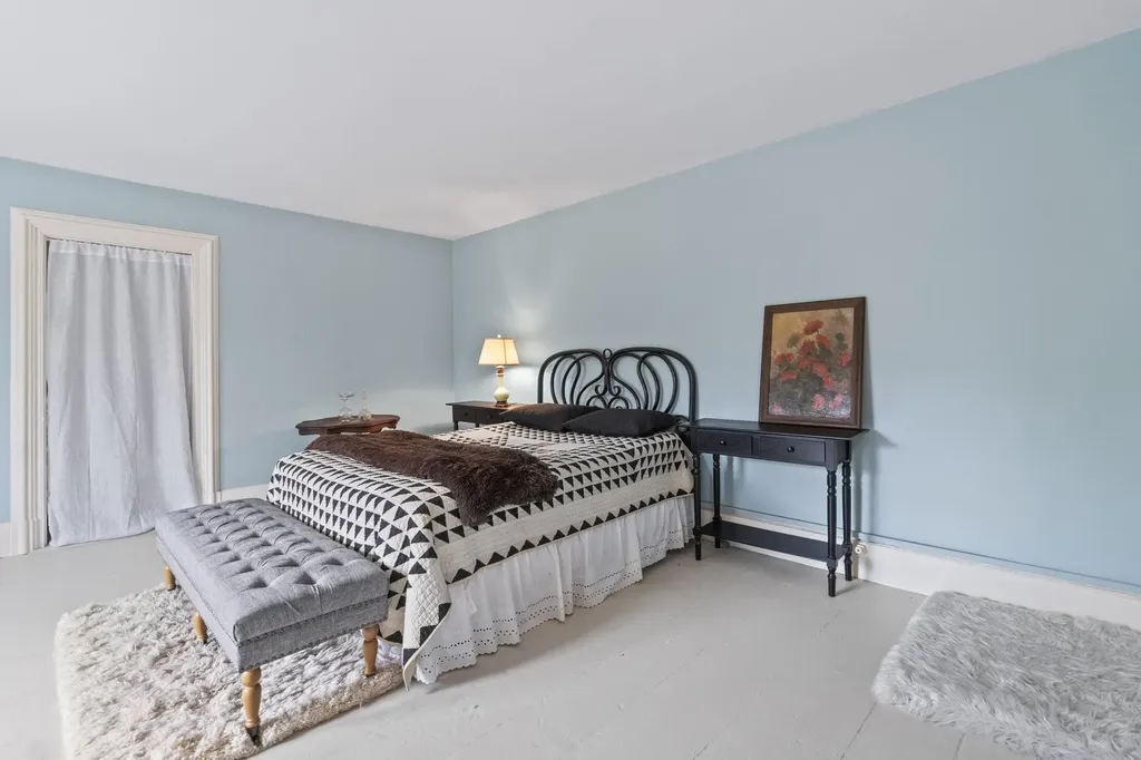 14 Hodge Street Wiscasset ME 04578