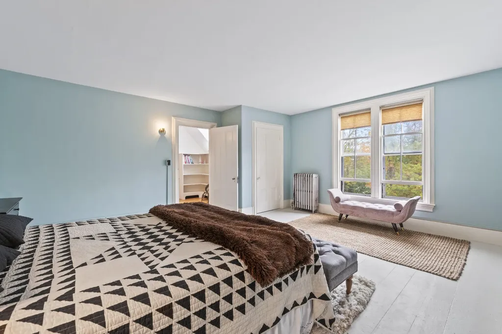 14 Hodge Street Wiscasset ME 04578