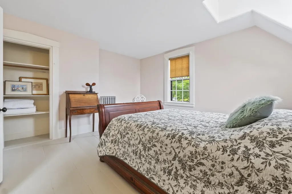 14 Hodge Street Wiscasset ME 04578