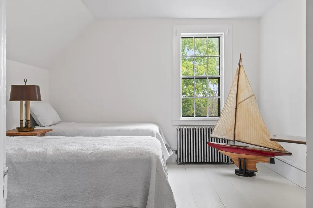 14 Hodge Street Wiscasset ME 04578