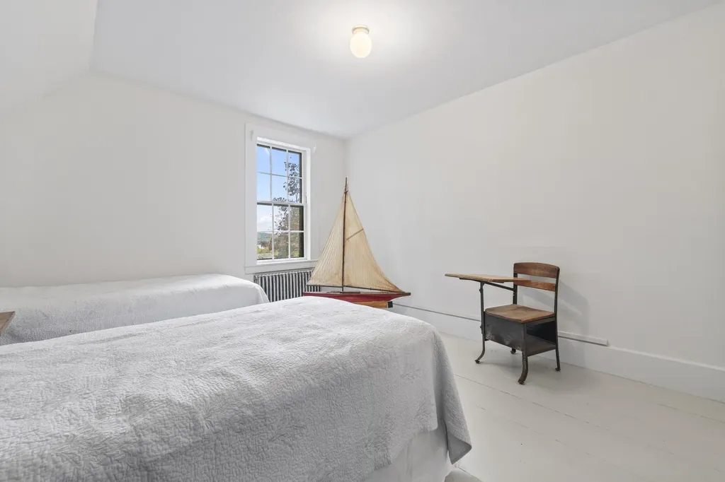 14 Hodge Street Wiscasset ME 04578