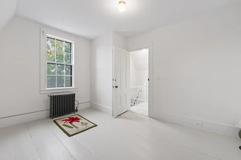 14 Hodge Street Wiscasset ME 04578