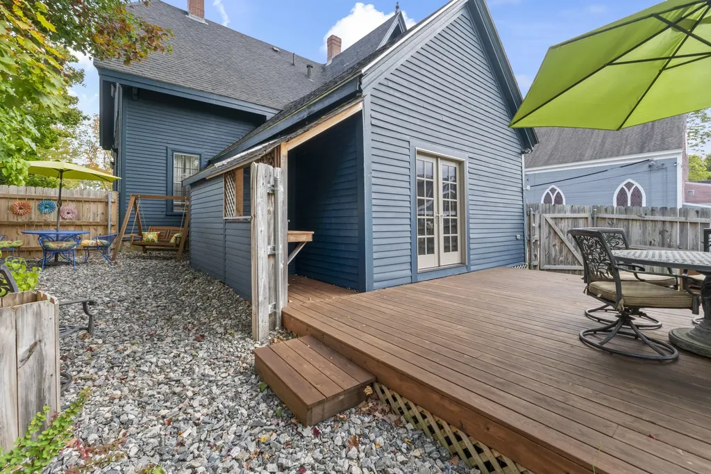 14 Hodge Street Wiscasset ME 04578