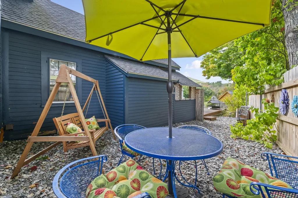 14 Hodge Street Wiscasset ME 04578