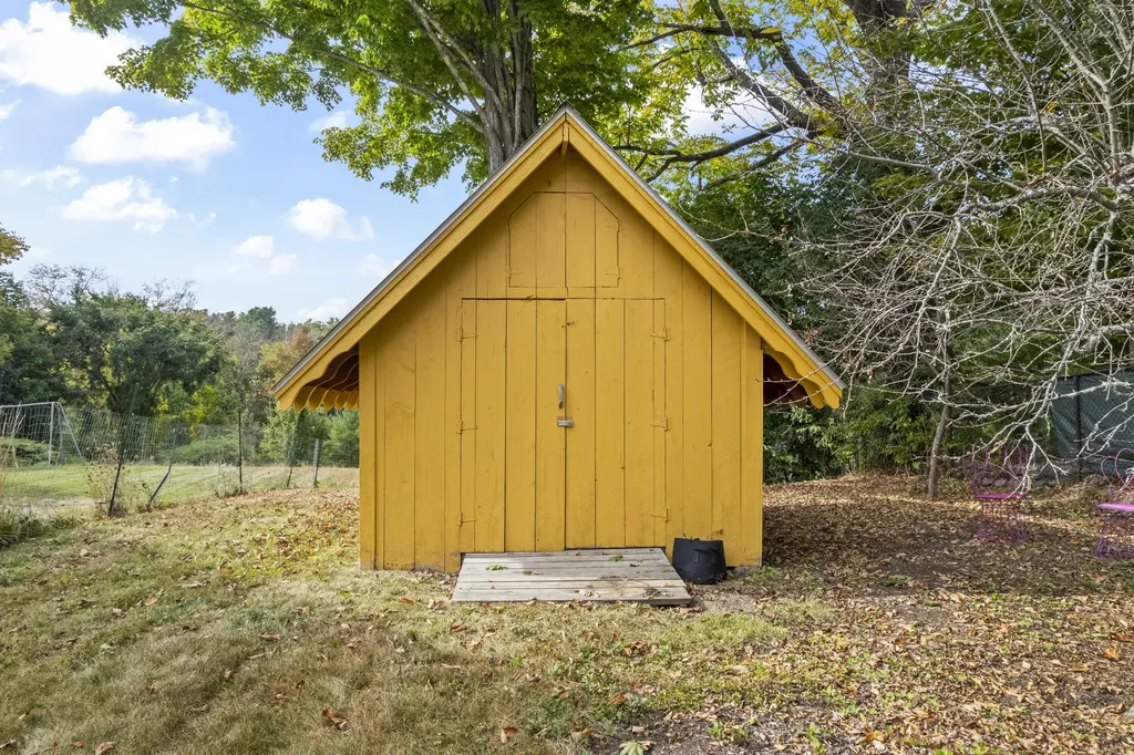 14 Hodge Street Wiscasset ME 04578