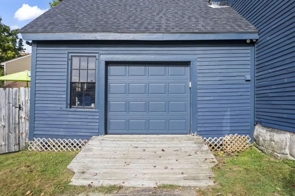 14 Hodge Street Wiscasset ME 04578