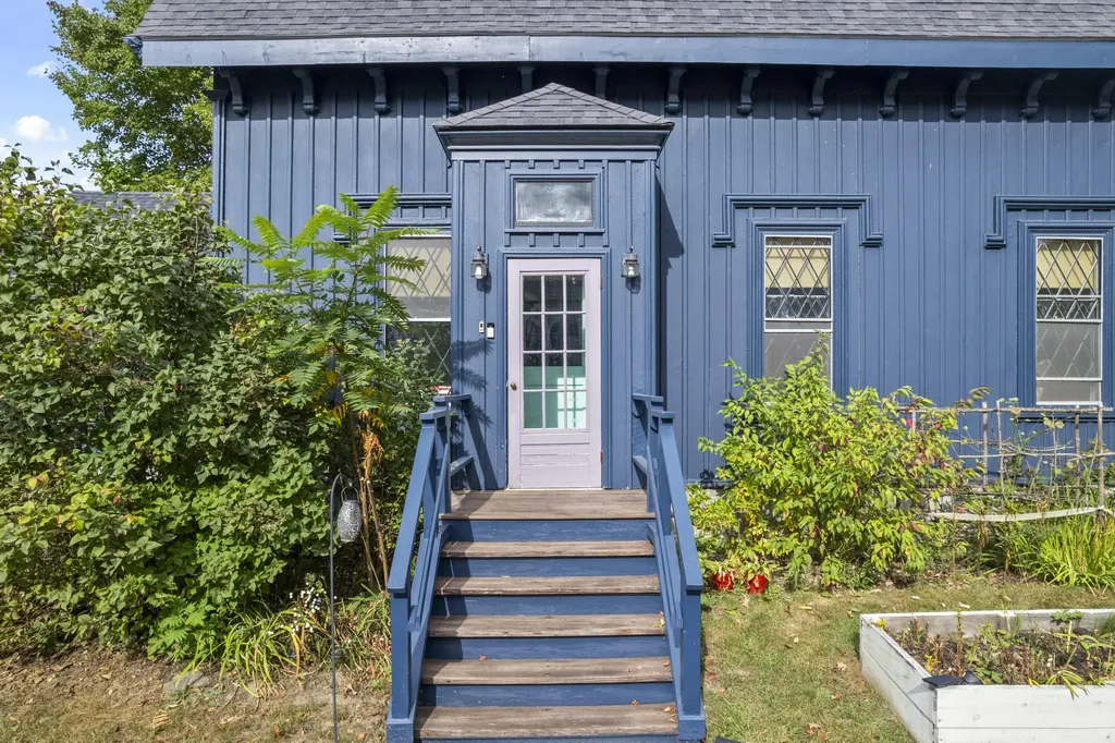 14 Hodge Street Wiscasset ME 04578
