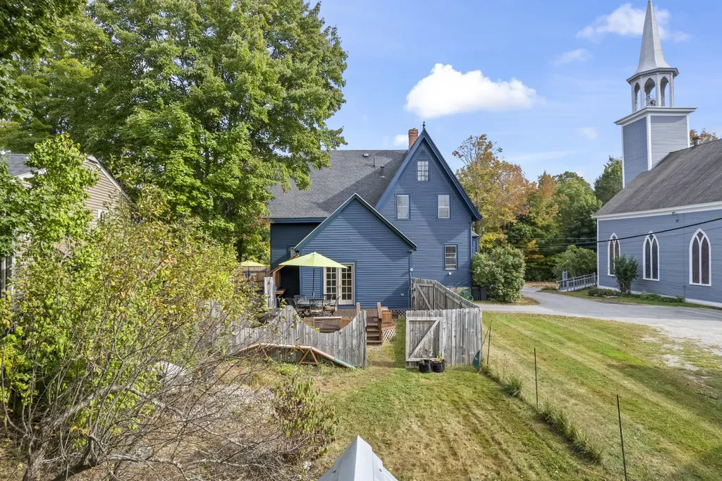14 Hodge Street Wiscasset ME 04578