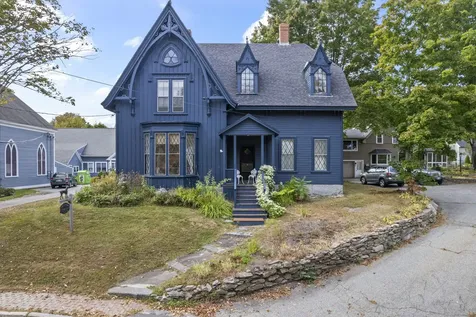 14 Hodge Street Wiscasset ME 04578