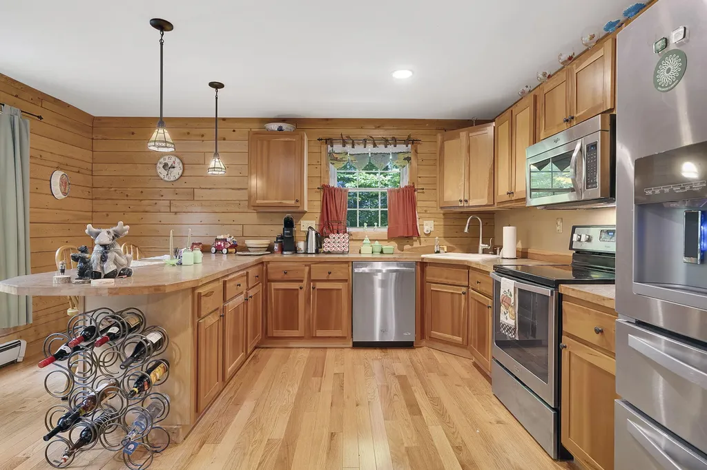 135 Harbor Road Naples ME 04055