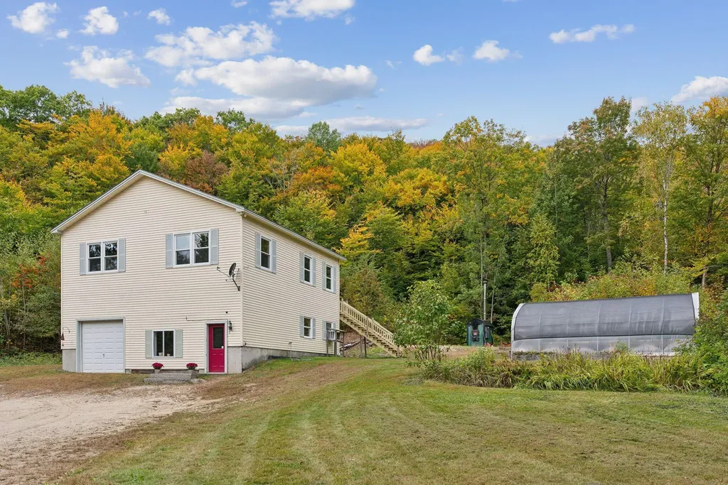 316 Back Street Hebron ME 04238
