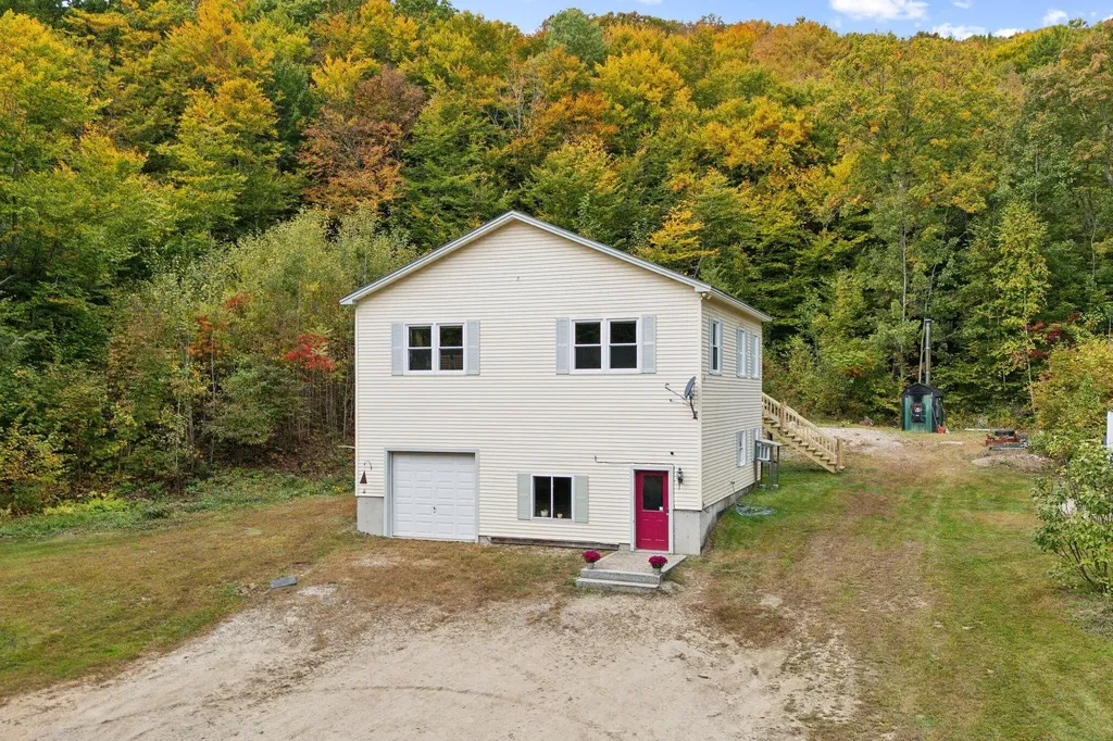 316 Back Street Hebron ME 04238