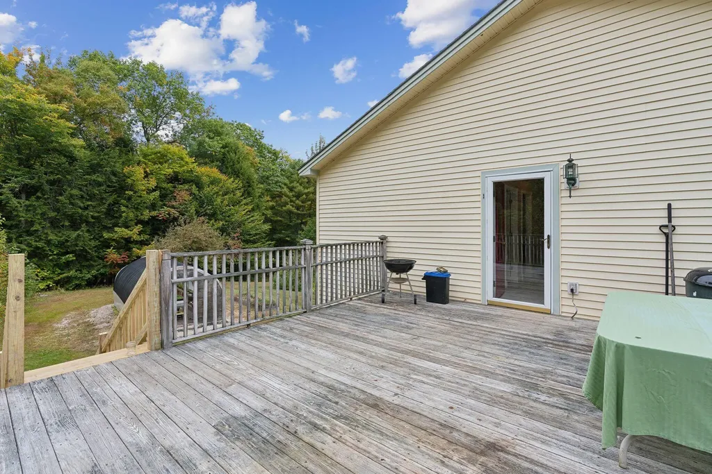 316 Back Street Hebron ME 04238