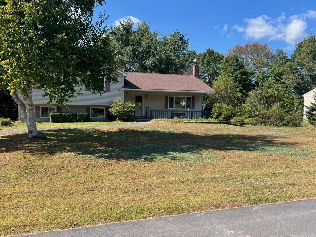 20 Sandy Lane Skowhegan ME 04976
